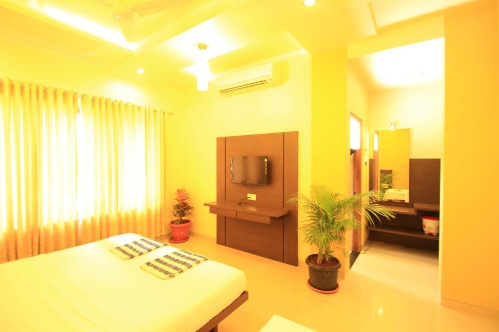 Hotel Sai Smaran Ширді Екстер'єр фото